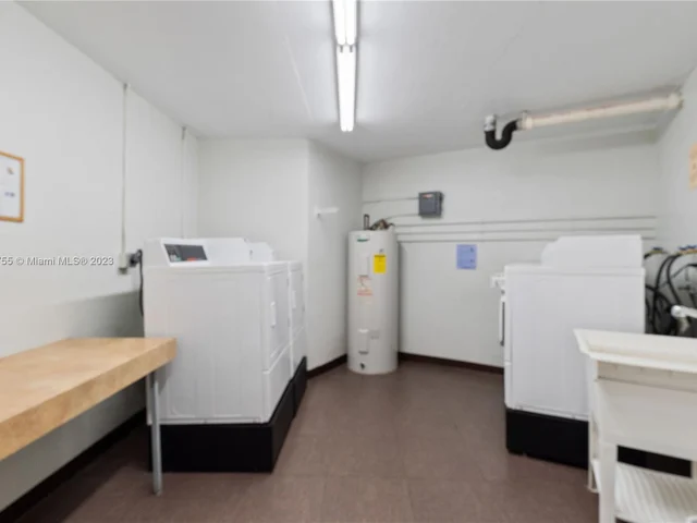 10852 N Kendall Dr # 319, Miami FL 33176