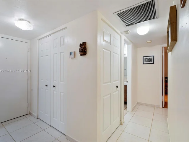 10852 N Kendall Dr # 319, Miami FL 33176