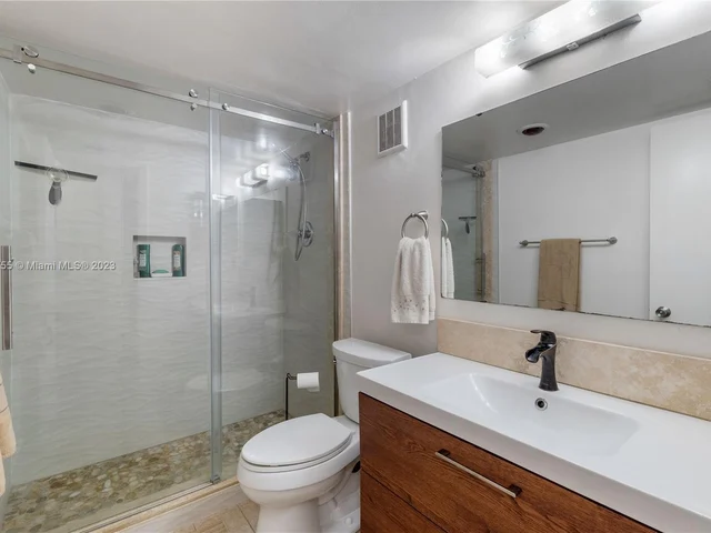 10852 N Kendall Dr # 319, Miami FL 33176