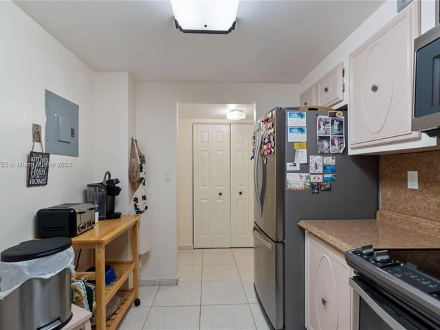 10852 N Kendall Dr # 319, Miami FL 33176