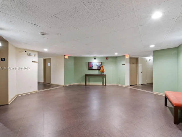 10852 N Kendall Dr # 319, Miami FL 33176