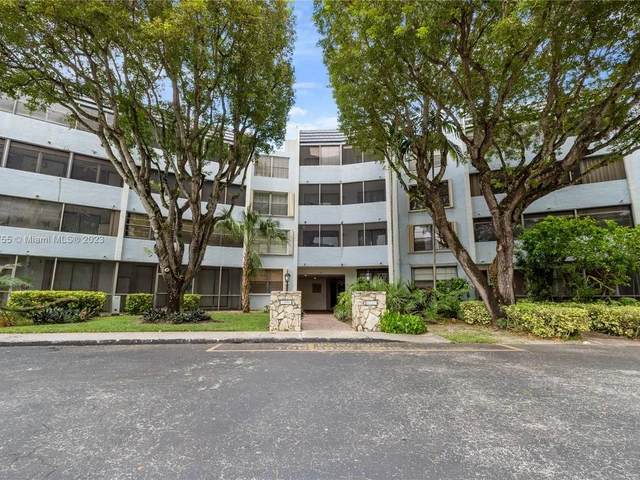 10852 N Kendall Dr # 319, Miami FL 33176