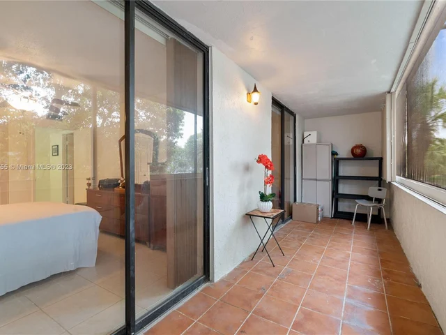 10852 N Kendall Dr # 319, Miami FL 33176