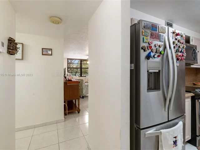 10852 N Kendall Dr # 319, Miami FL 33176