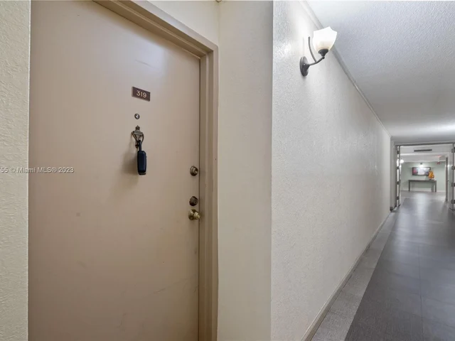 10852 N Kendall Dr # 319, Miami FL 33176