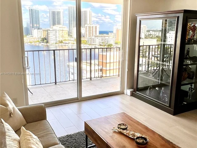 427 Golden Isles Dr # 14G, Hallandale Beach FL 33009