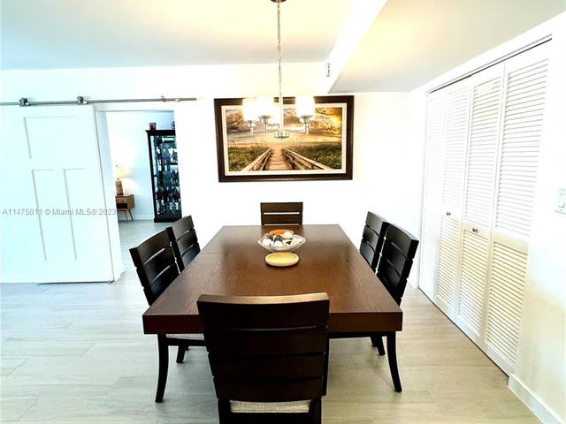 427 Golden Isles Dr # 14G, Hallandale Beach FL 33009