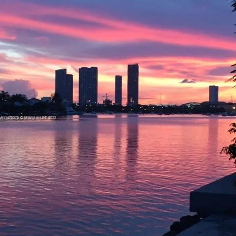 306 S Hibiscus Dr, Miami Beach FL 33139