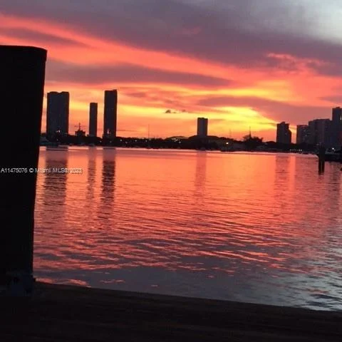 306 S Hibiscus Dr, Miami Beach FL 33139