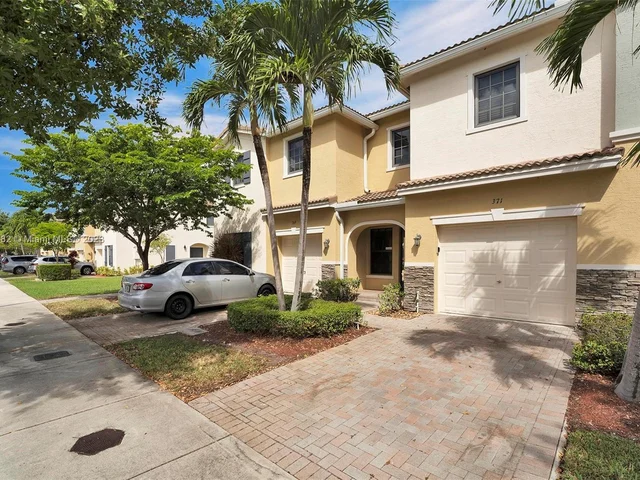 371 NE 194th Ter, Miami FL 33179