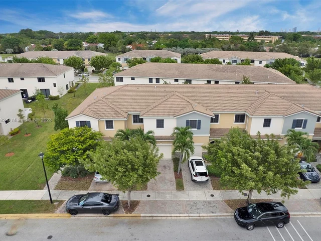 371 NE 194th Ter, Miami FL 33179