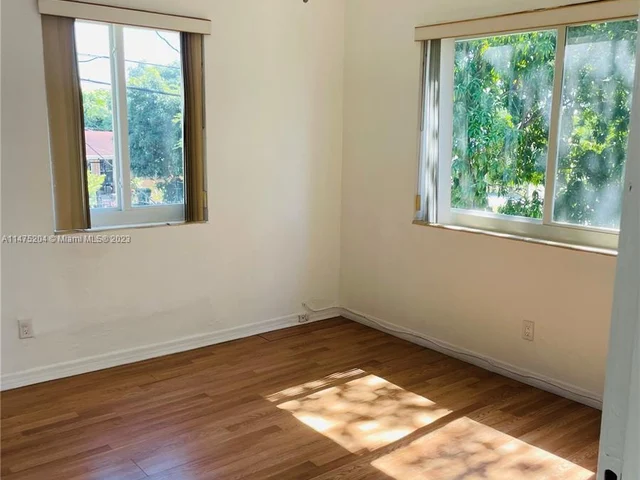 3003 NW 16th St # 1, Miami FL 33125