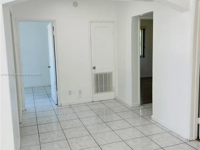 3003 NW 16th St # 1, Miami FL 33125