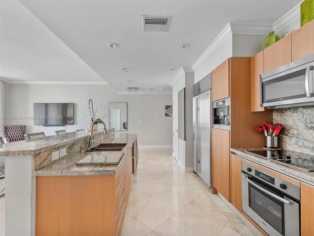 1060 Brickell Ave, Miami FL 33131