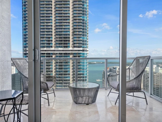 1060 Brickell Ave, Miami FL 33131