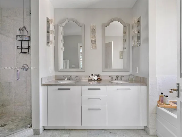 1060 Brickell Ave, Miami FL 33131