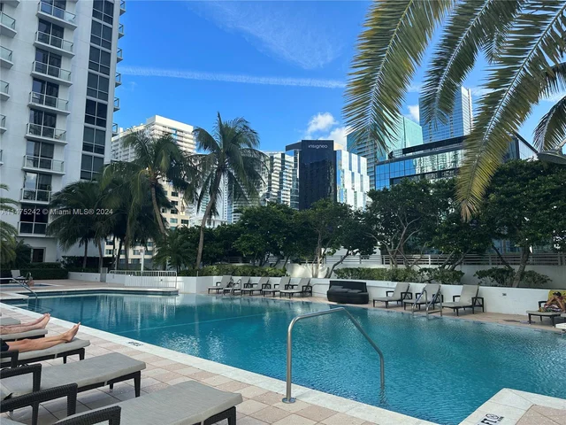 1060 Brickell Ave, Miami FL 33131