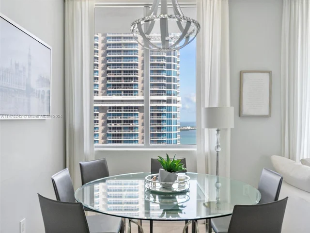 1060 Brickell Ave, Miami FL 33131