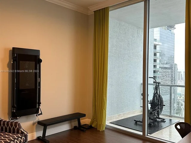 1060 Brickell Ave, Miami FL 33131