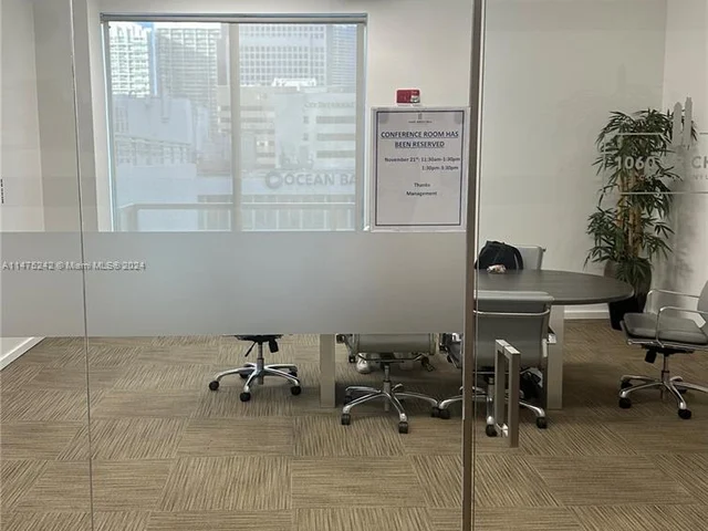 1060 Brickell Ave, Miami FL 33131