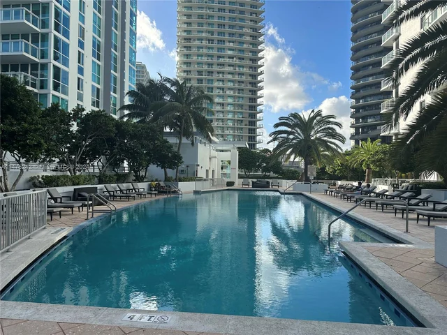 1060 Brickell Ave, Miami FL 33131