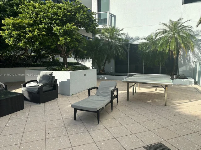 1060 Brickell Ave, Miami FL 33131