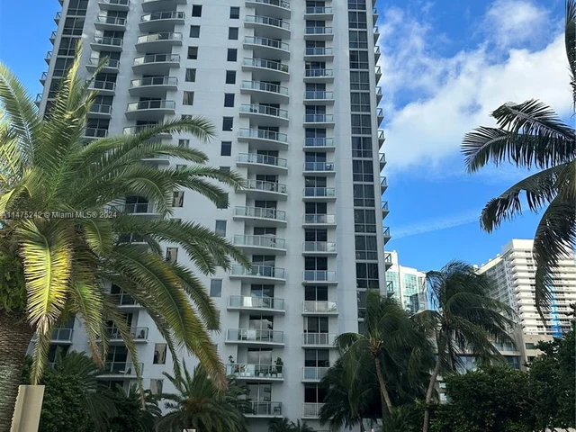 1060 Brickell Ave, Miami FL 33131
