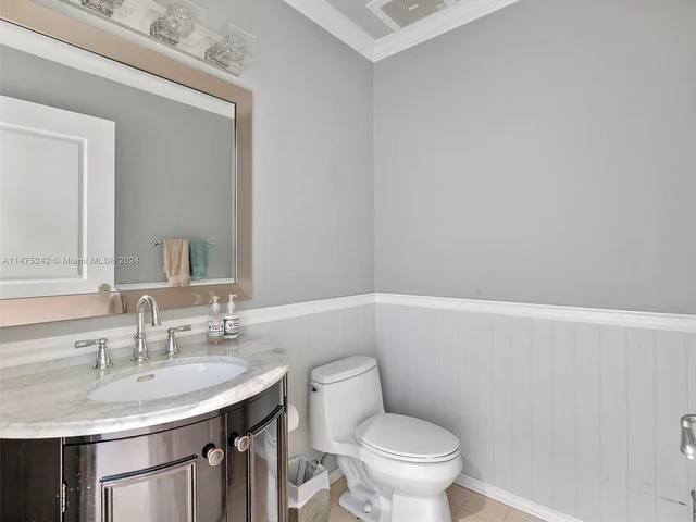 1060 Brickell Ave, Miami FL 33131