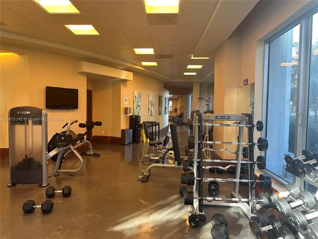 1060 Brickell Ave, Miami FL 33131