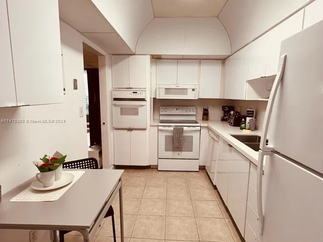 3801 S Ocean Dr # 15S, Hollywood FL 33019