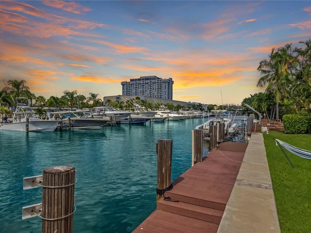 13040 Coronado Dr, North Miami FL 33181