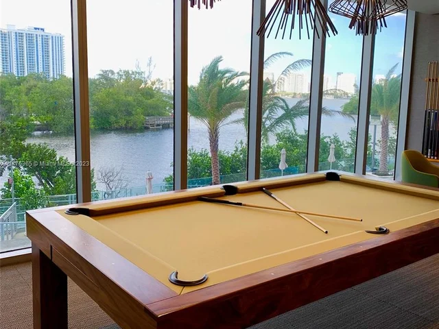 16385 Biscayne Blvd # 1806, North Miami Beach FL 33160