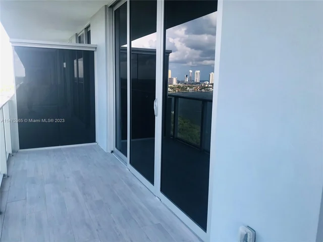 16385 Biscayne Blvd # 1806, North Miami Beach FL 33160