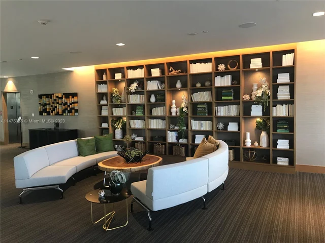 16385 Biscayne Blvd # 1806, North Miami Beach FL 33160