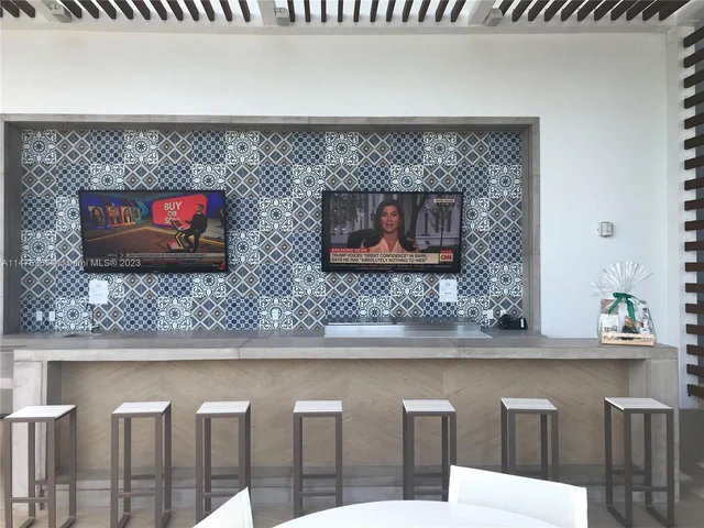 16385 Biscayne Blvd # 1806, North Miami Beach FL 33160