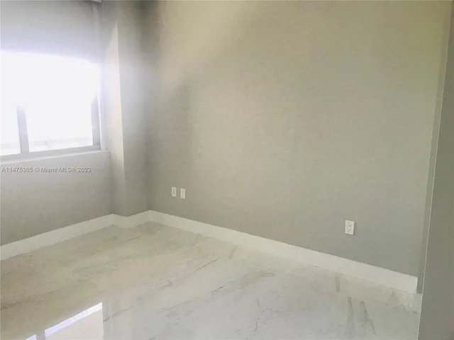 16385 Biscayne Blvd # 1806, North Miami Beach FL 33160