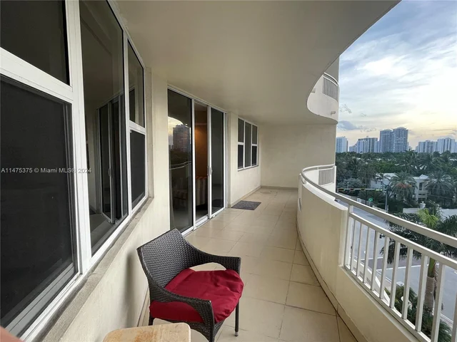 3180 S Ocean Dr # 519, Hallandale Beach FL 33009