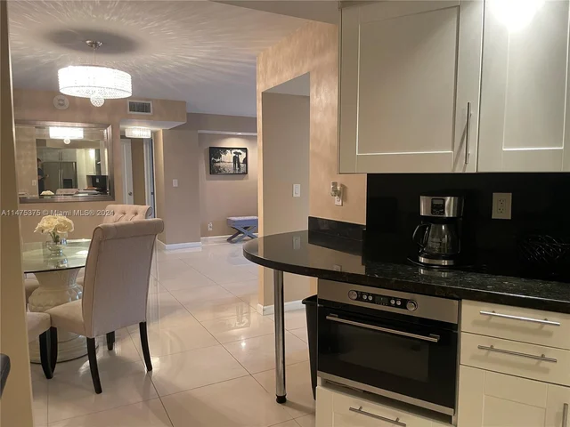 3180 S Ocean Dr # 519, Hallandale Beach FL 33009