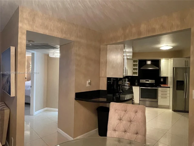 3180 S Ocean Dr # 519, Hallandale Beach FL 33009