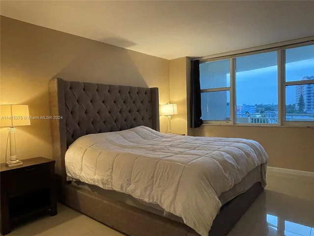 3180 S Ocean Dr # 519, Hallandale Beach FL 33009