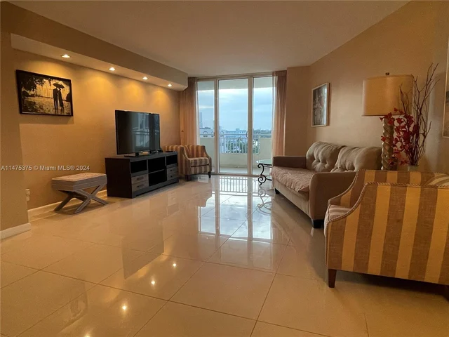 3180 S Ocean Dr # 519, Hallandale Beach FL 33009