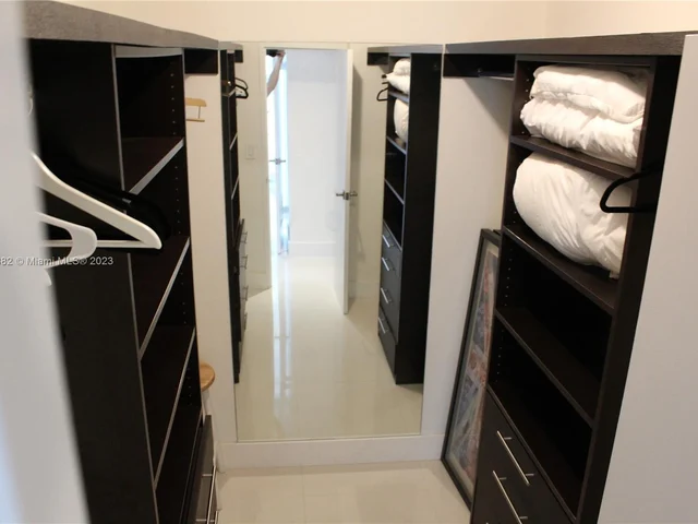 4001 S Ocean Dr # 16M, Hollywood FL 33019