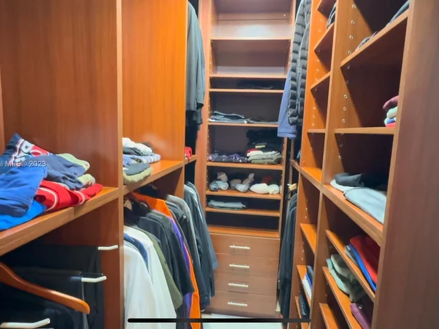 2000 Island Blvd # 202, Aventura FL 33160