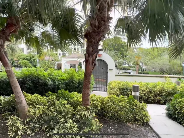 2000 Island Blvd # 202, Aventura FL 33160