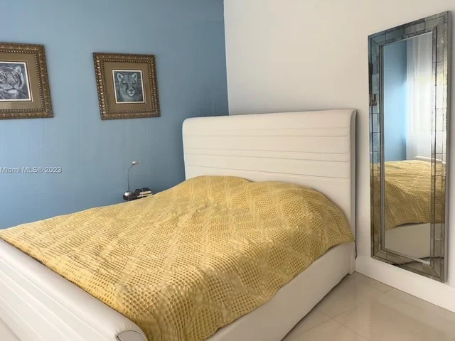 2000 Island Blvd # 202, Aventura FL 33160