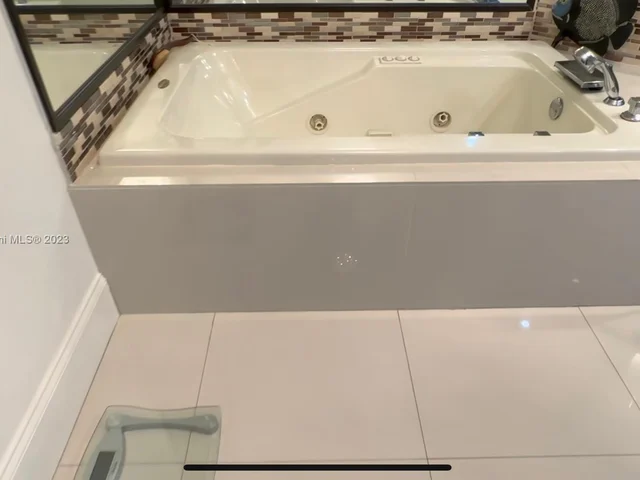 2000 Island Blvd # 202, Aventura FL 33160