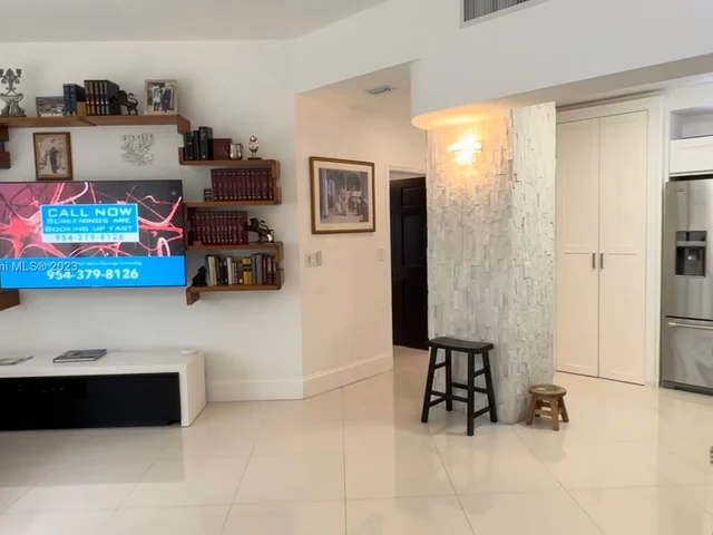 2000 Island Blvd # 202, Aventura FL 33160