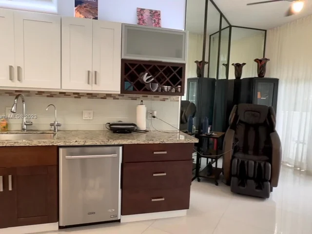 2000 Island Blvd # 202, Aventura FL 33160