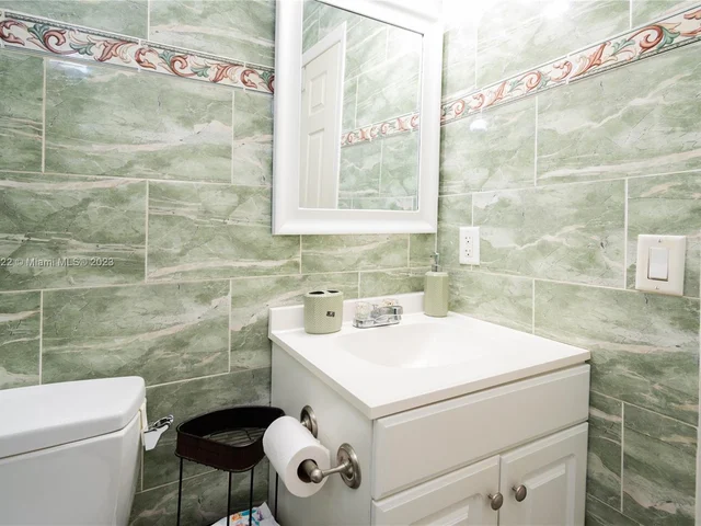 1187 NW 123rd Pl # 204, Miami FL 33182