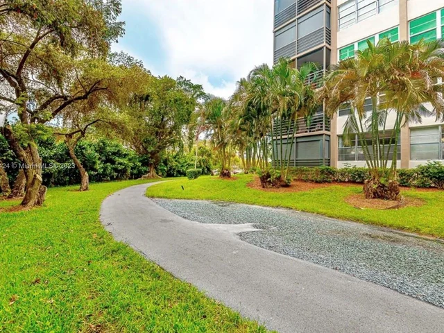 1100 Saint Charles Pl # 217, Pembroke Pines FL 33026